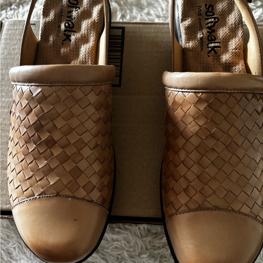 SoftWalk Women's Tan Woven Backless Mules